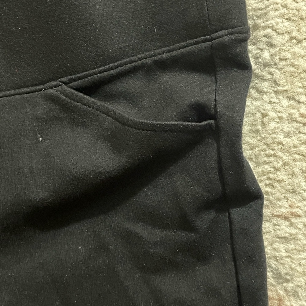 Torrid Pixie Black Capri Leggings Euc - image 4